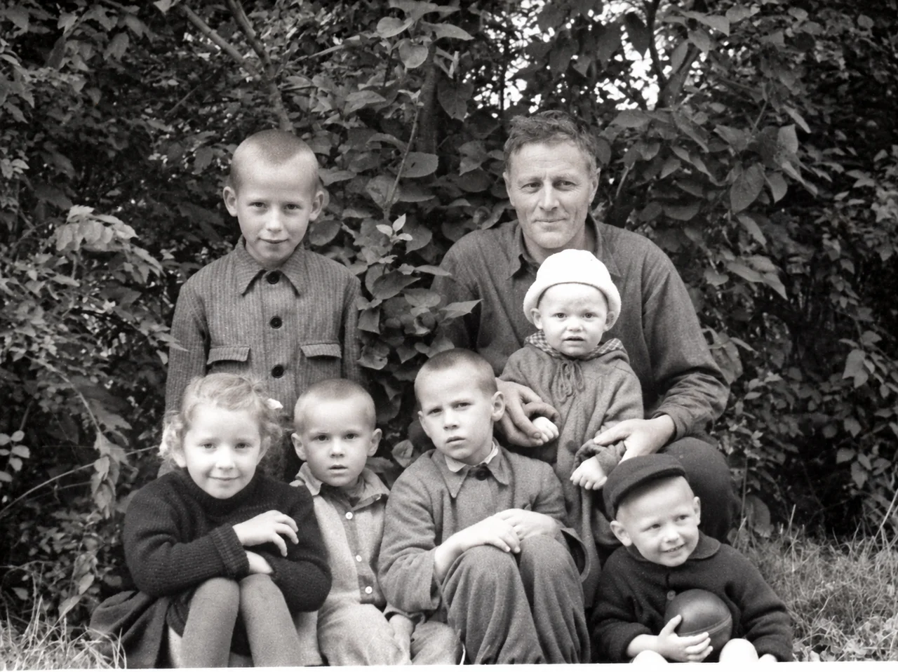 Дети нашего дома — семейная фотография 1953 года