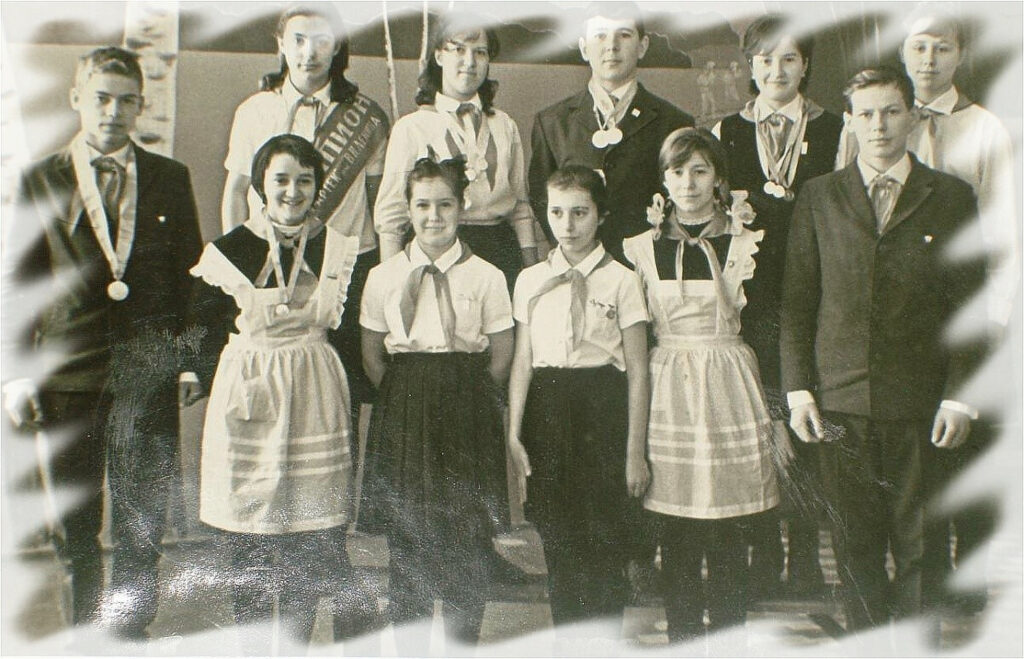 Артековцы, 1965 год. Андрей Щипин — первый слева в первом ряду.