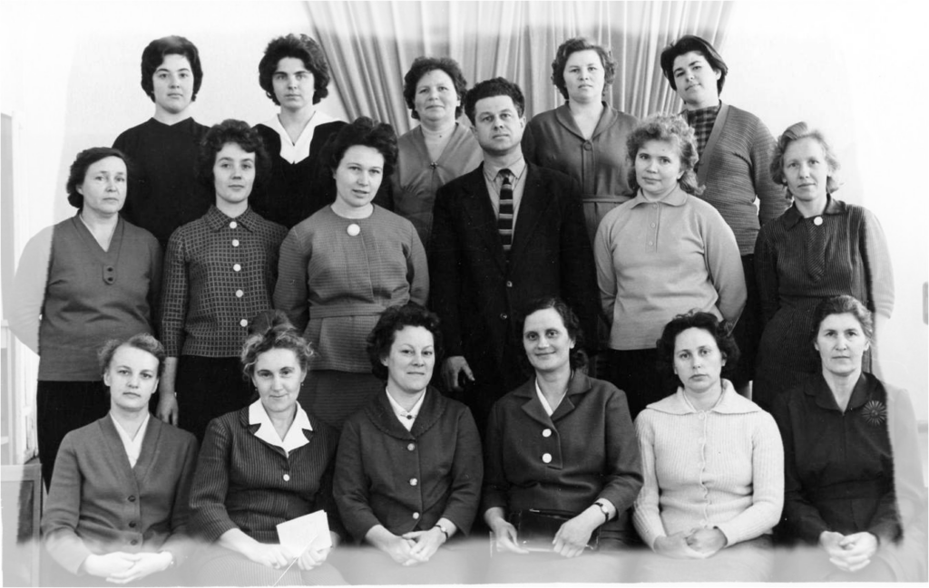 Учительский коллектив школы Текстильщика, 1963 год